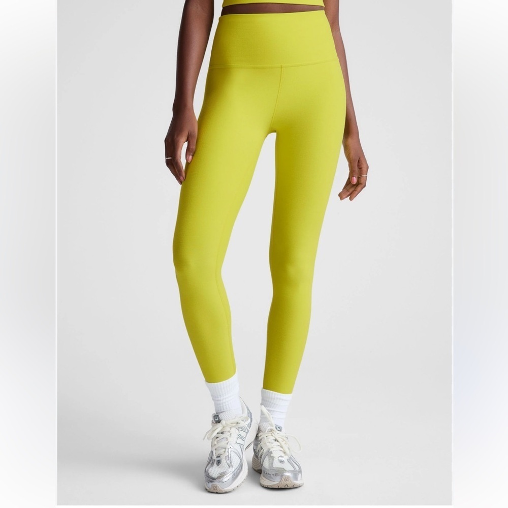 Beyond yoga Legging COLOR: LIICH
New with tags